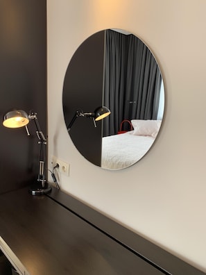 1 sovrum, mörklÀggningsgardiner, strykjÀrn/strykbrÀda och wi-fi