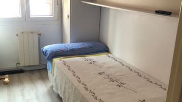 3 Schlafzimmer, BĂŒgeleisen/BĂŒgelbrett, WLAN, BettwĂ€sche