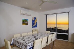 Dining - Relax at 36 ~ Sea Views, Esplanade Beachfront -Winter Off Peak Special! (Hardwicke Bay)