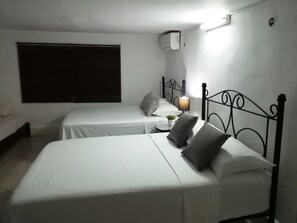 Căn hộ dành cho gia đình, nhiều giường | Bộ đồ giường cao cấp, nệm có lớp đệm bông, trang trí khác biệt 