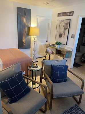 1 slaapkamer, een bureau, wifi, beddengoed