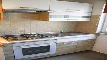 Fridge, microwave, oven