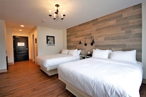 Habitación básica, 2 camas Queen size | 1 habitación, sábanas de algodón egipcio y ropa de cama de alta calidad