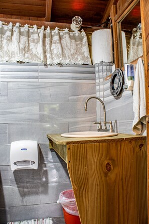 Quadruple Room, 2 Double Beds | Bathroom | Shower, towels, soap, shampoo