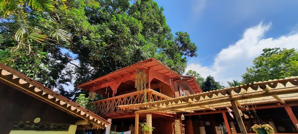 Signature Apartment, Multiple Beds | Free WiFi, bed sheets