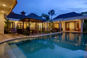 Ảnh chưa phân loại, 2 trong số 47 ảnh, nút