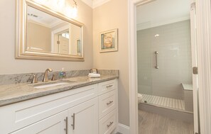 Shower, jetted bath, hair dryer, towels
