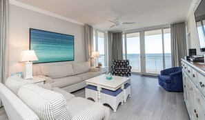 Smart-TV, DVD-spiller og bøker