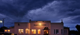 Blacks Hotel