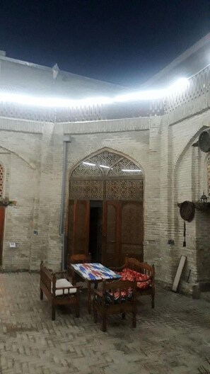 Lobby sitting area - Mekhtar Ambar (Bukhara)
