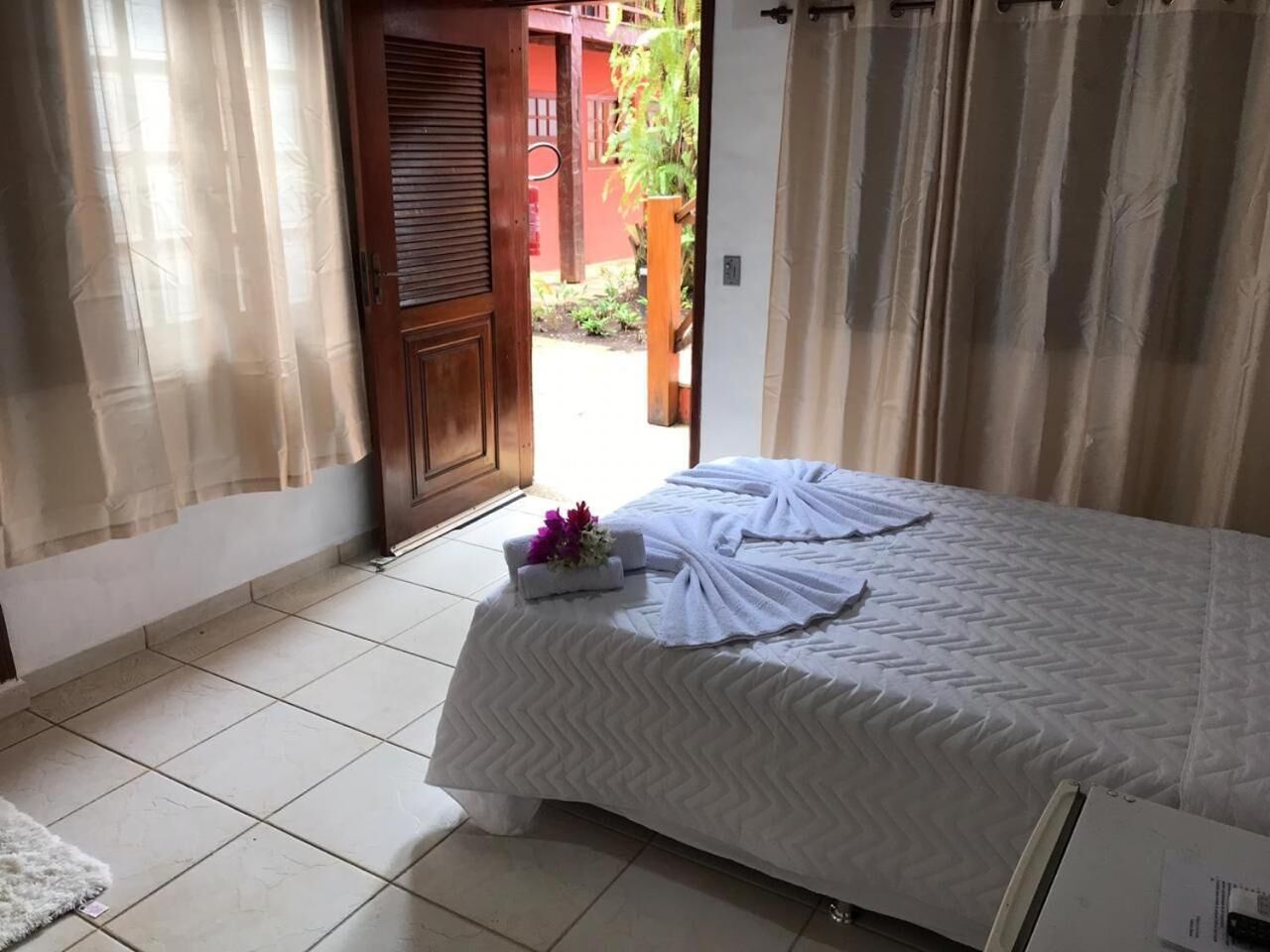 Cortinas opacas y wifi gratis