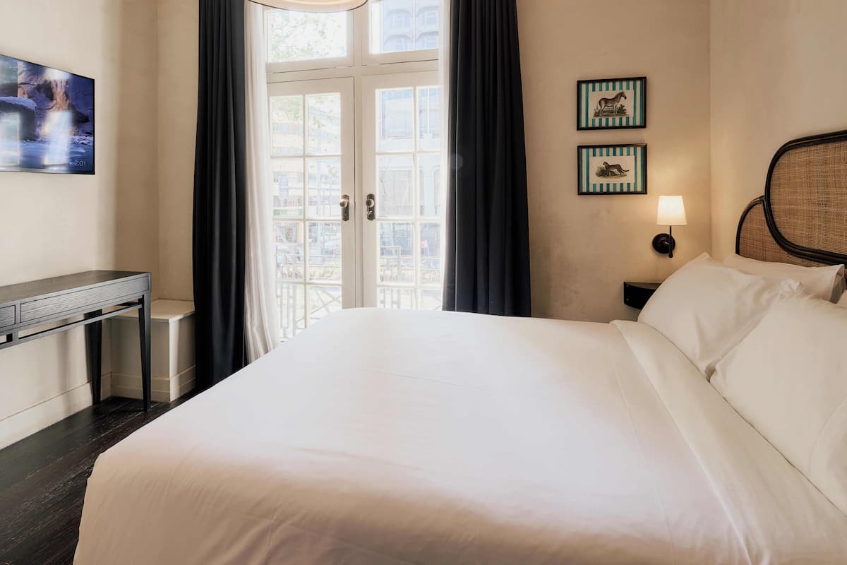 The Petite | Minibar, in-room safe, iron/ironing board (on request), WiFi (free)
