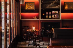 Lunch and dinner served - The Strand Hotel  (Darlinghurst)