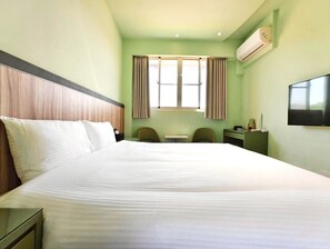 Comfort Double Room, 1 Queen Bed, Courtyard View