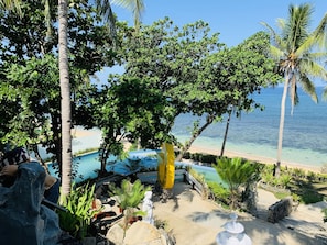 Habitación Premium, varias camas, vista a la playa, frente al mar (Second Floor, for 5 Pax) | Vista desde la habitación