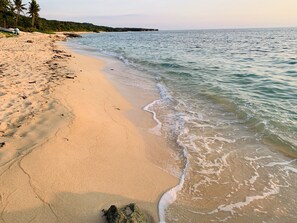 Playa en los alrededores y masajes en la playa