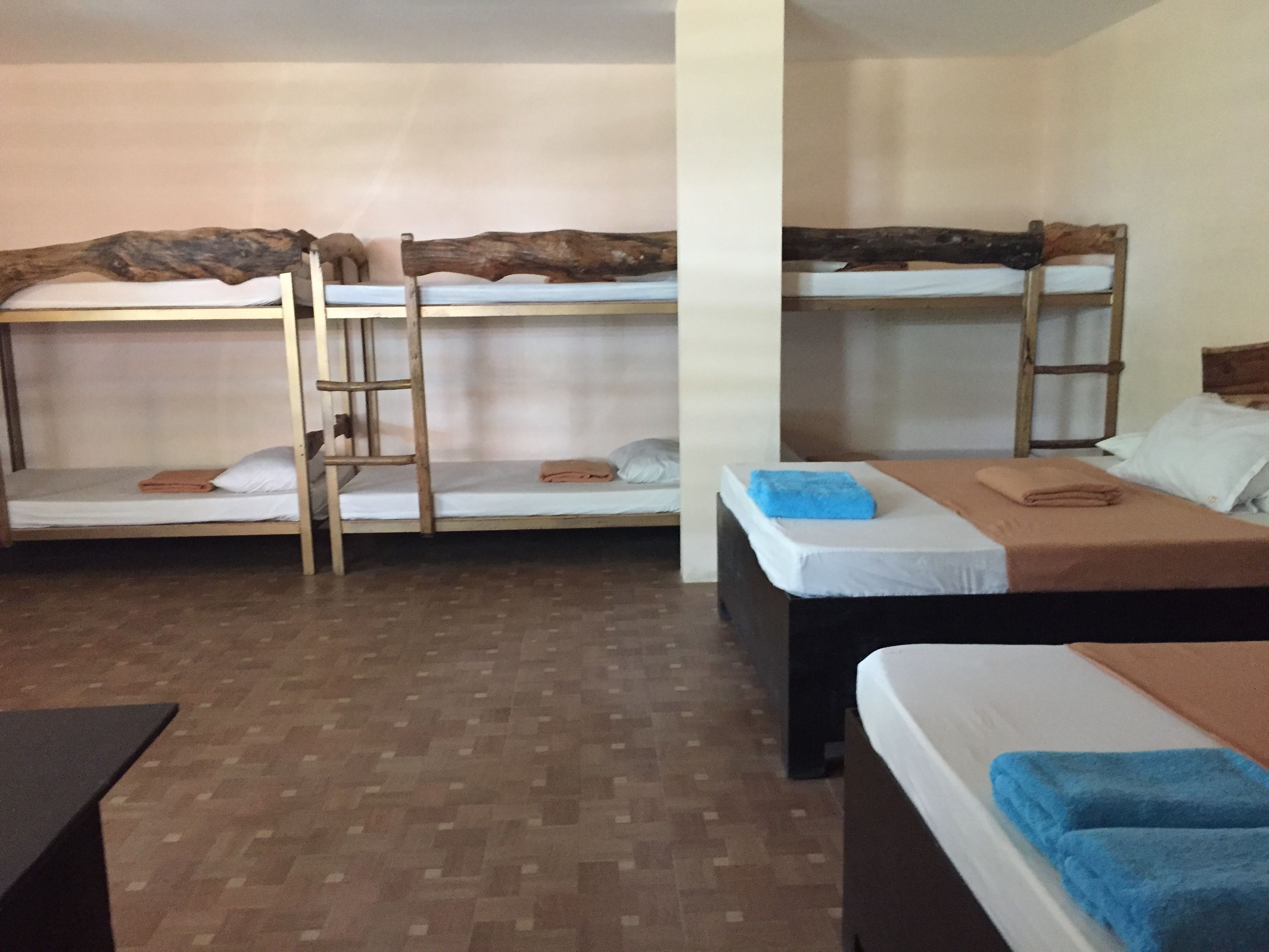In-room safe, free wired internet, bed sheets