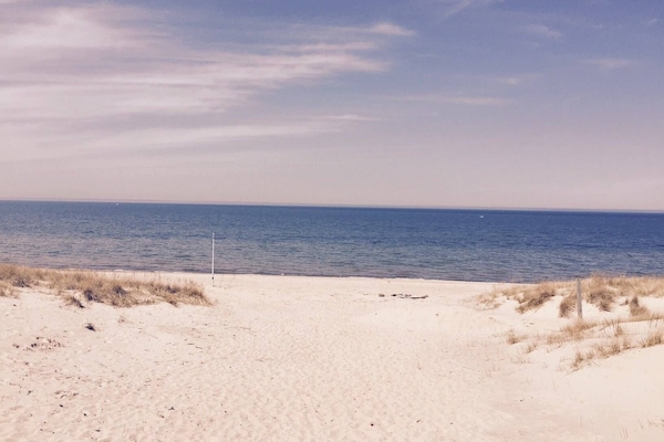 Sandy beach out front,300 ft wide, no steps (Packard park beach)