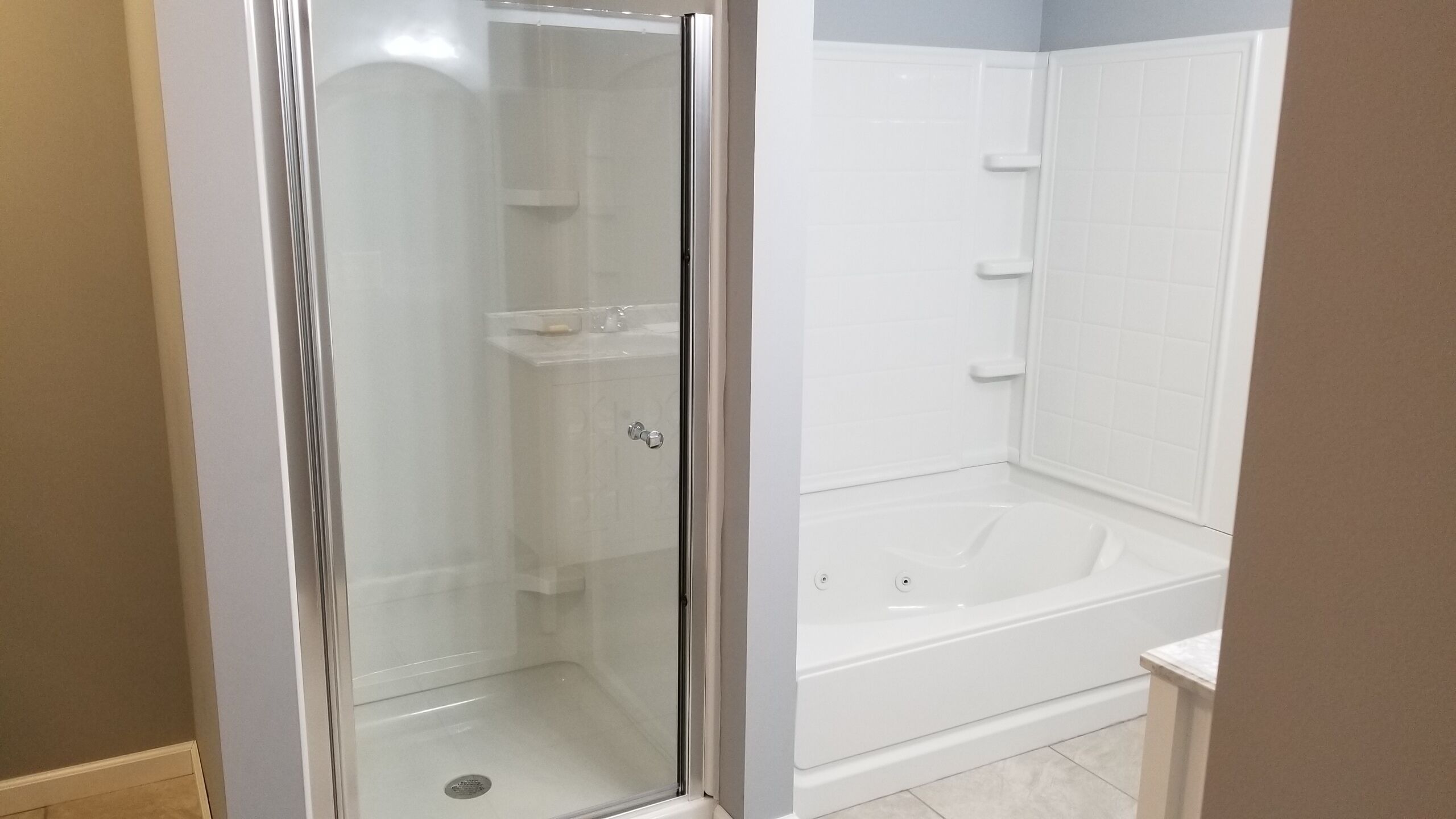 Shower, jetted bath, hair dryer, towels
