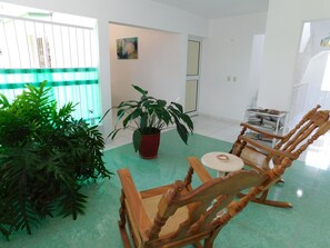 Flat-screen TV - Hostal Retiro Sensat (Cárdenas)