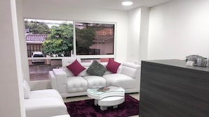 Unclassified image, 4 of 46, button - Apartasuites La Flora (Cali)