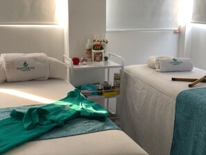 Couples treatment room(s), hot tub, steam room, Turkish bath/hammam