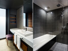 Deluxe , 2 beds , with balcony, Non Smoking | Bathroom | Separate tub and shower, deep soaking tub, free toiletries, hair dryer