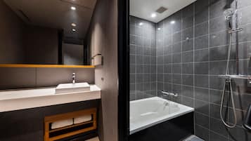 Separate tub and shower, deep soaking tub, free toiletries, hair dryer