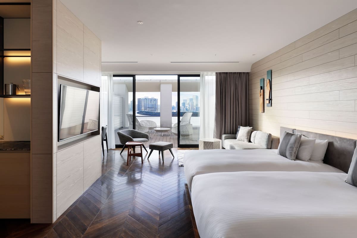 Junior Suite , 2 beds , with balcony, Non Smoking | In-room safe, desk, soundproofing, free WiFi