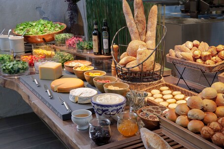 Mitsui Garden Hotel Jingugaien Tokyo Premier - Image 24