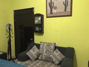 Comfort Double Room, 1 Large Single Bed | Premium bedding, in-room safe, laptop workspace, blackout curtains - La Pineda Teotihuacan (Teotihuacan)