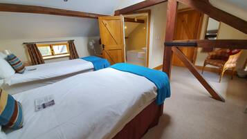 2 chambres, fer et planche à repasser, lit parapluie, Wi-Fi gratuit