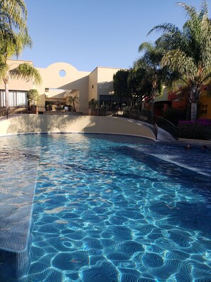 3 outdoor pools