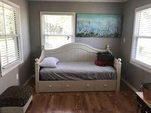 2 Schlafzimmer, Schreibtisch, kostenloses WLAN, Bettwäsche