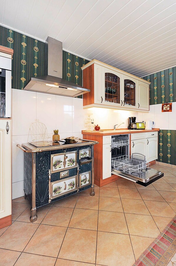 Køleskab, ovn, opvaskemaskine