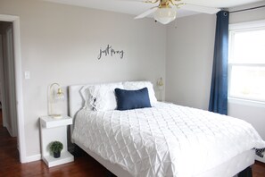 3 bedrooms, desk, iron/ironing board, travel crib