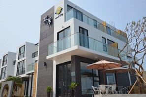 المنطقة المحيطة بالمنشأة