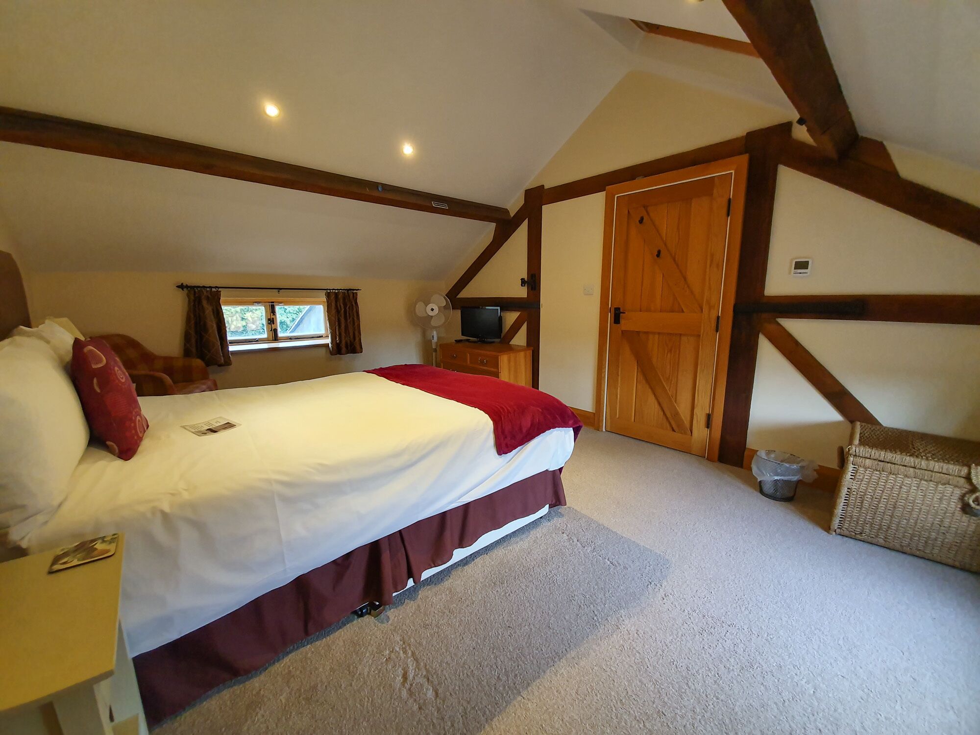 3 chambres, fer et planche à repasser, lit parapluie, Wi-Fi gratuit