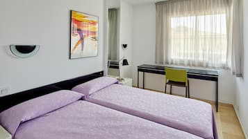 2 bedrooms, iron/ironing board