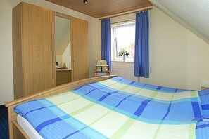 2 Schlafzimmer, Reisekinderbett, WLAN, Bettwäsche