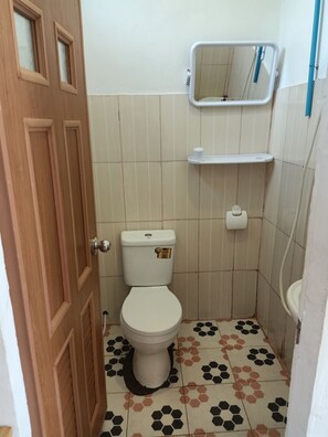 Ducha y artículos de higiene personal gratuitos