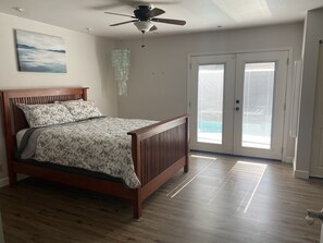 3 habitaciones, escritorio, tabla de planchar con plancha y wifi 