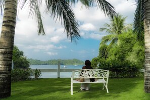 Front of property - The Hawk's Nest Resort (Sabang)