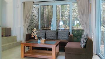 Luxury Villa, Multiple Beds, Non Smoking, Beach View | Living area