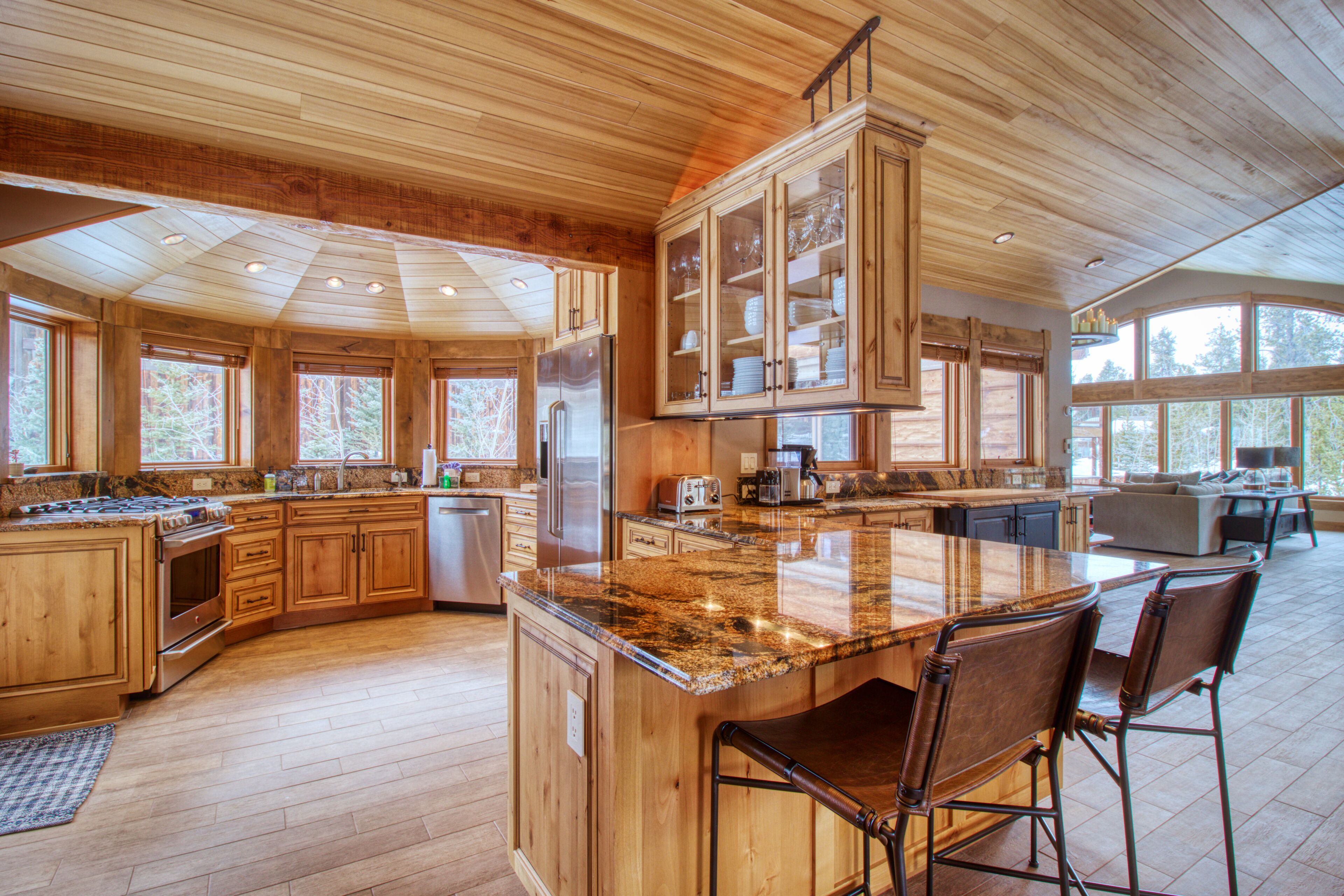 冰箱、微波炉、烤箱、炉灶