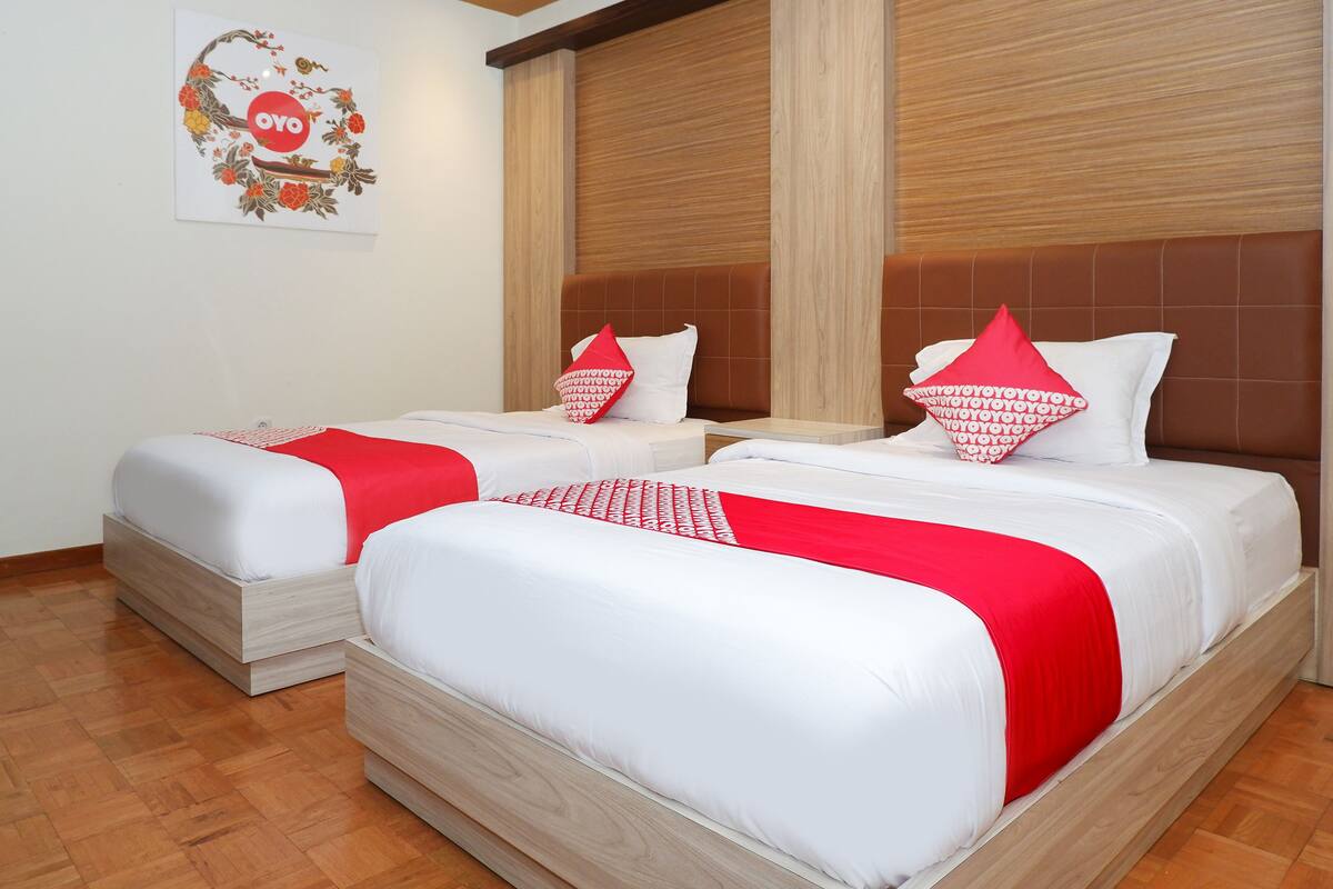 Desk, free WiFi, bed sheets