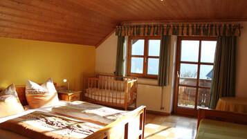 3 Schlafzimmer, Reisekinderbett, WLAN, Bettwäsche