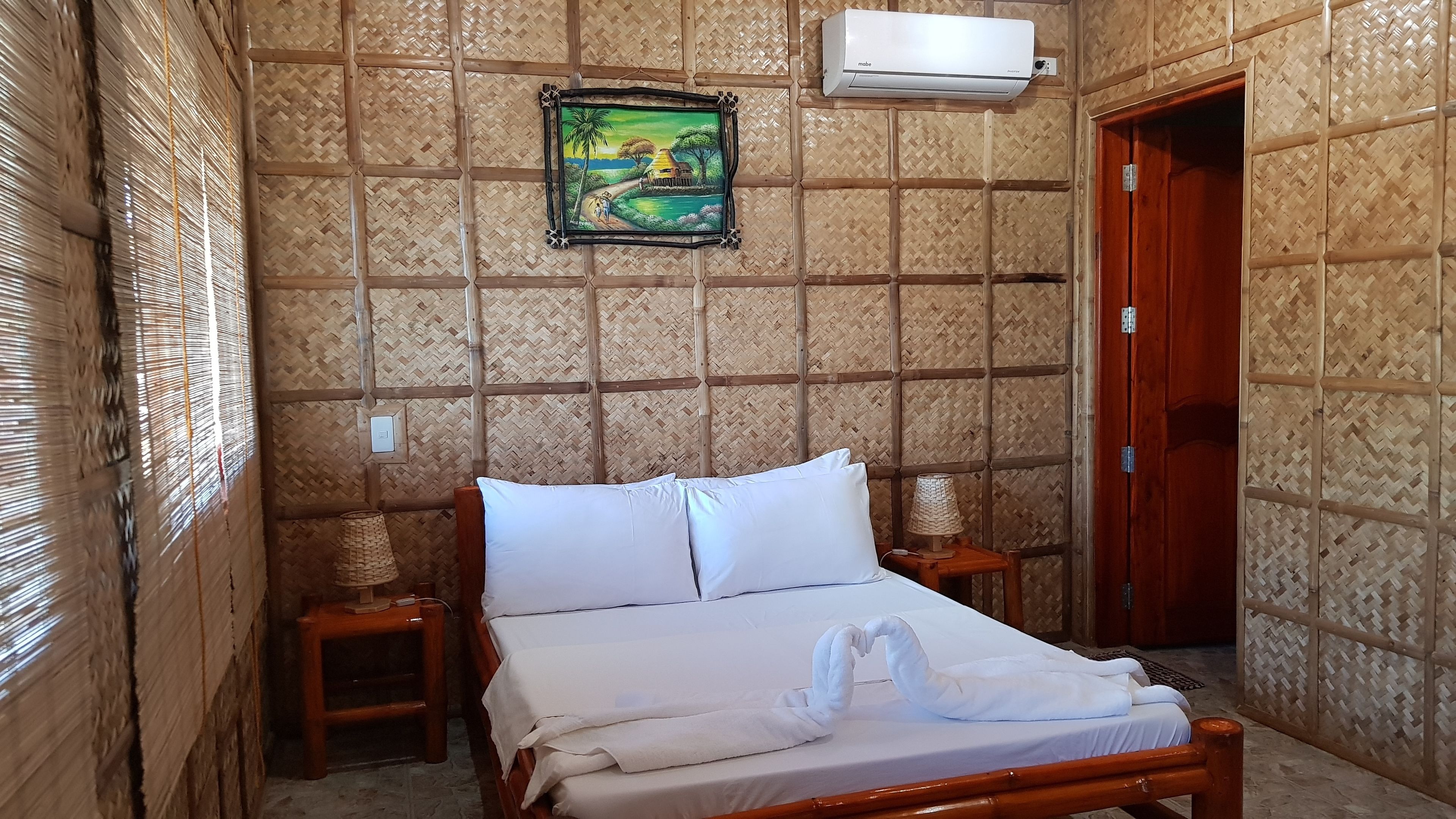 Romance | Individually decorated, individually furnished, cribs/infant beds