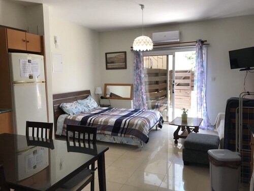 Quality studio with good transport links near limassol casino &sea marina mymall