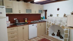Villa | Private kitchenette | Full-sized fridge, stovetop, dishwasher, cookware/dishes/utensils